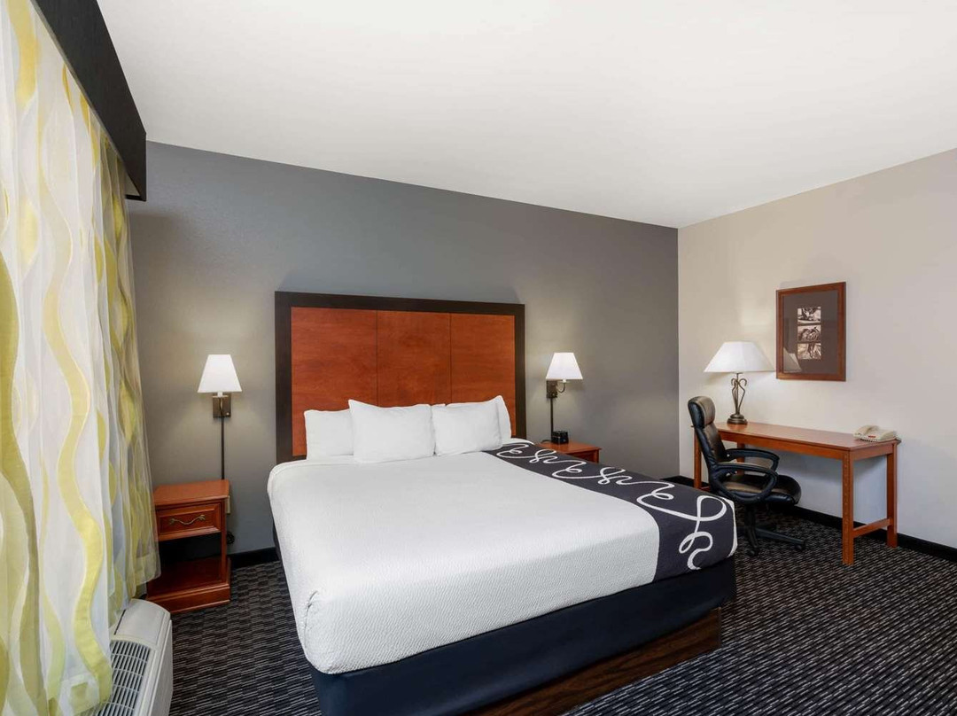 La Quinta Inn & Suites by Wyndham Rifle主图