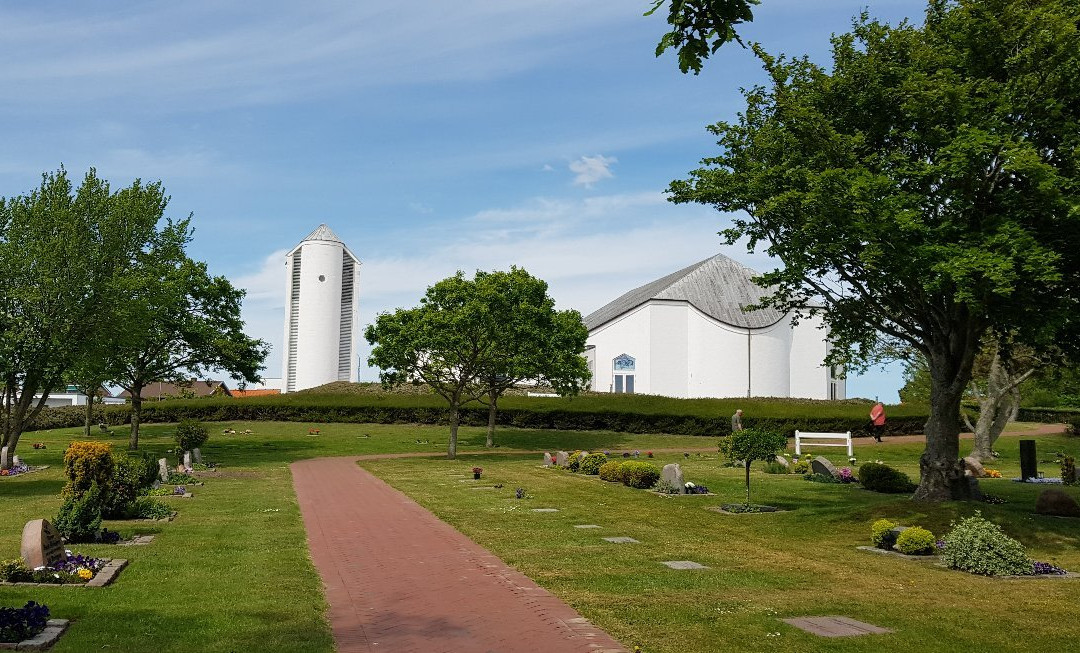 Hjerting Kirke-艾斯堡必去景点