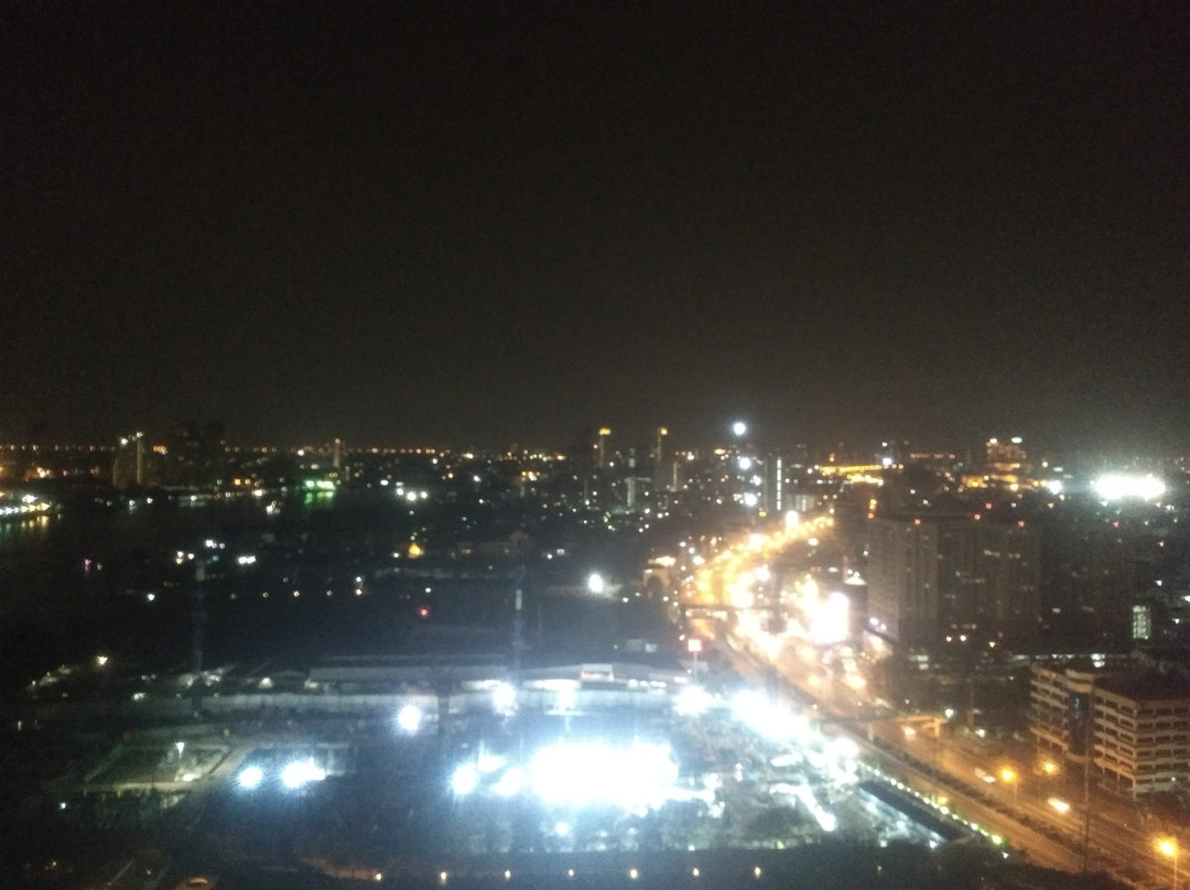 美殿河畔酒店主图