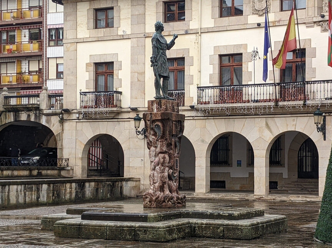 Monumento Al Conde Don Tello景点图片