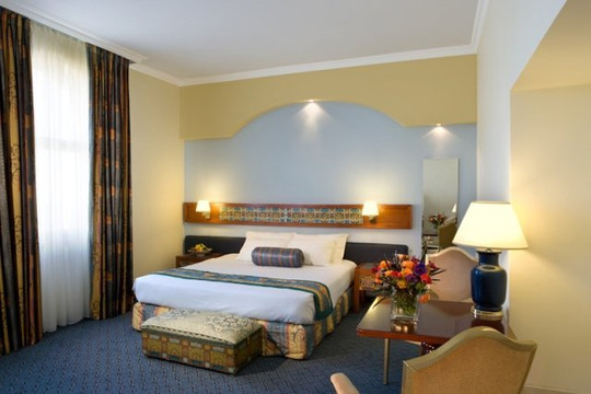 泽昂山酒店主图