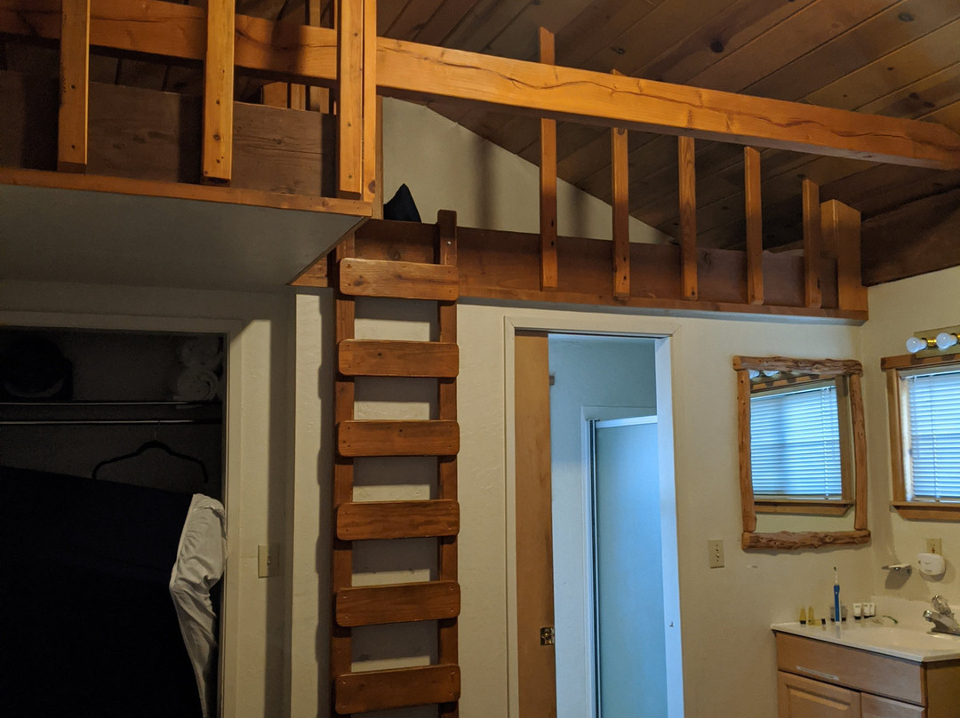 Pinecrest Chalet主图