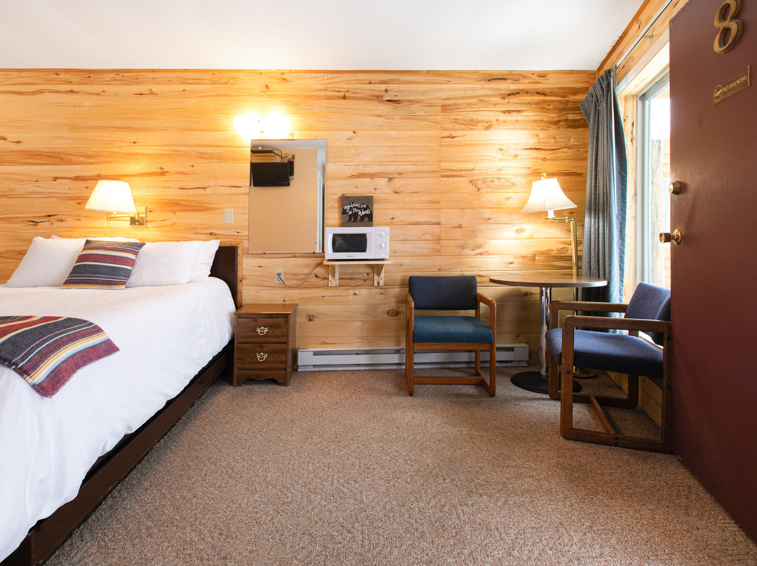 Beargrass Lodging and RV Resort主图