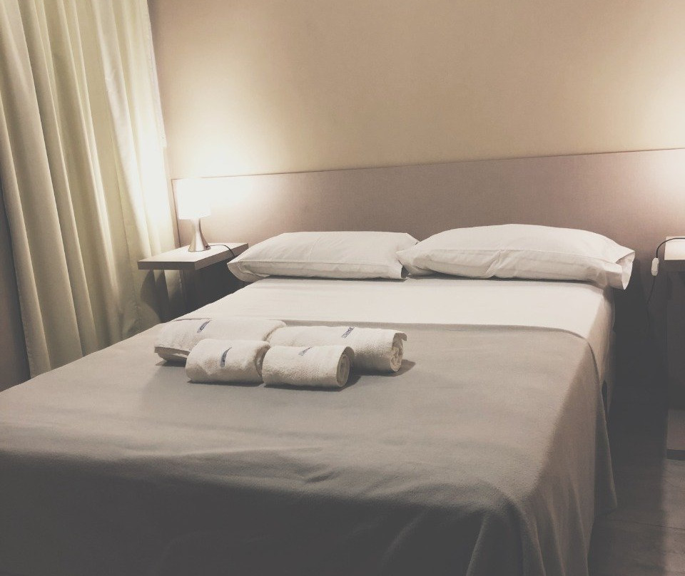 Alhambra Inn Hotel主图