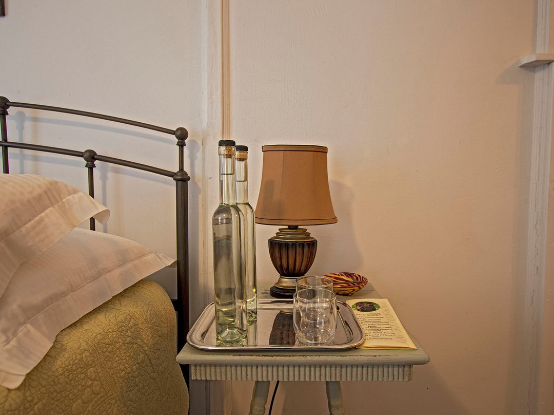 The Woodbine Inn主图