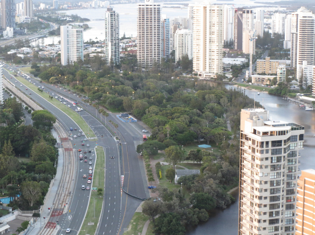 狂想曲度假酒店主图
