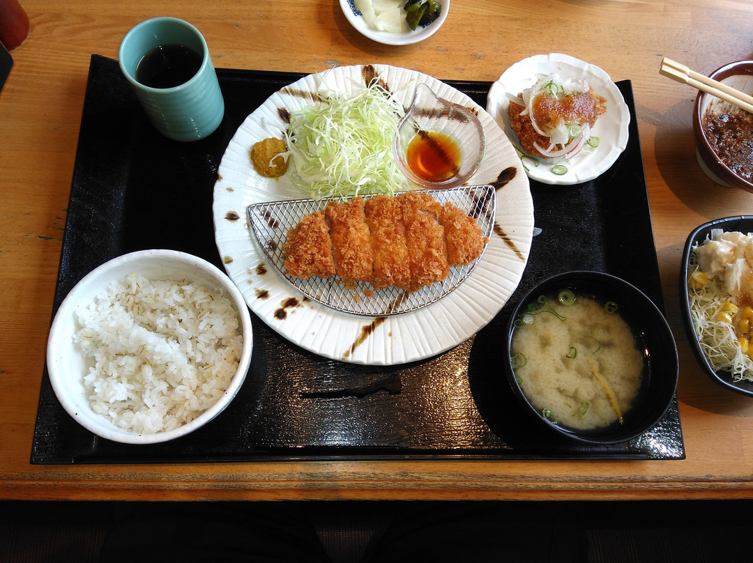 かつ富士 洲本本店