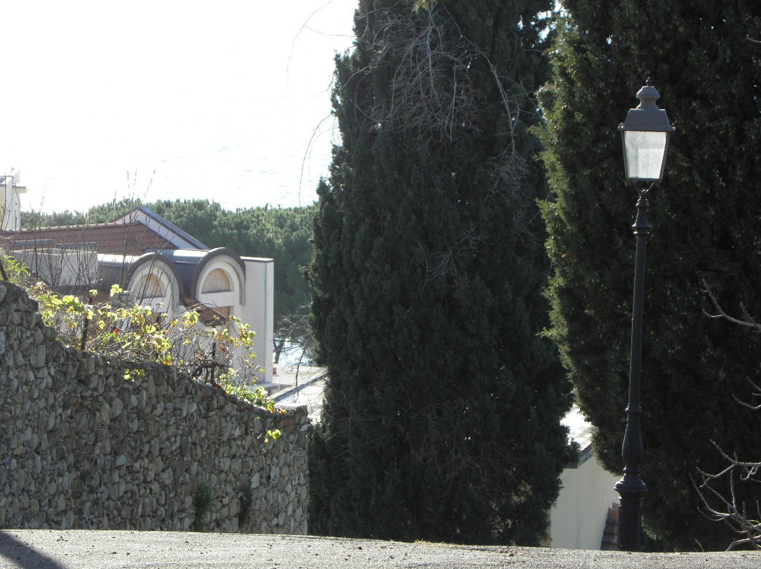 Chiesa di San Nicola da Tolentino-Cervo必去景点