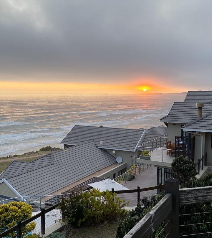 Brenton Haven Beachfront Resort主图