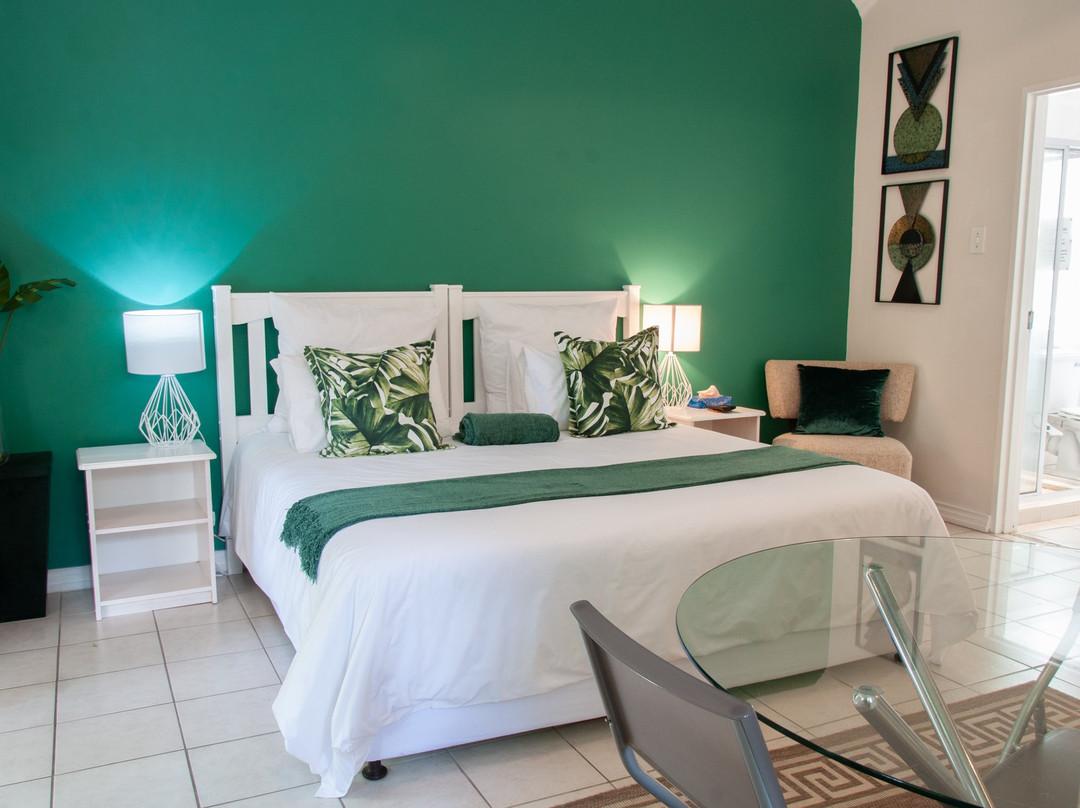 Rustic Manor Bed and Breakfast in Tokai主图