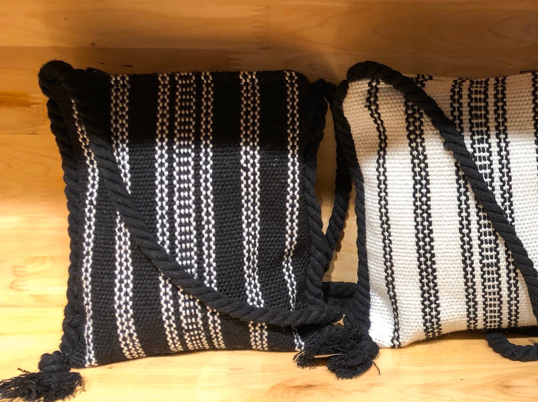 起舞牦牛手工艺品-成都必去景点