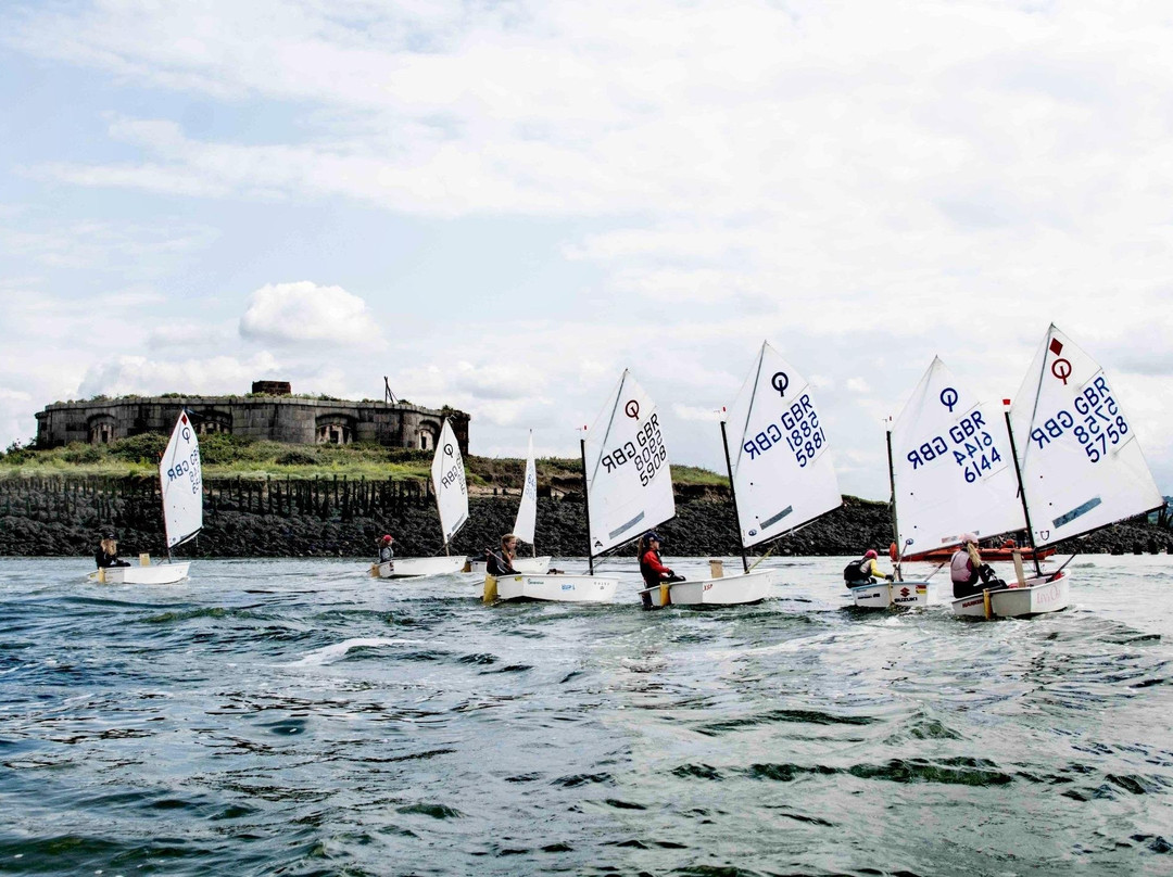 Medway Yacht Club景点图片