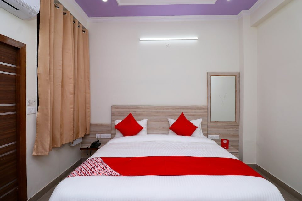 OYO 16721 Divine Hotel主图