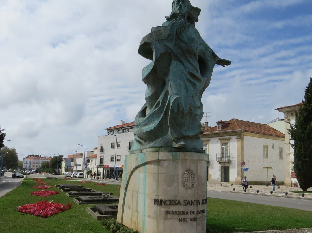 Estatua Princesa Santa Joana景点图片