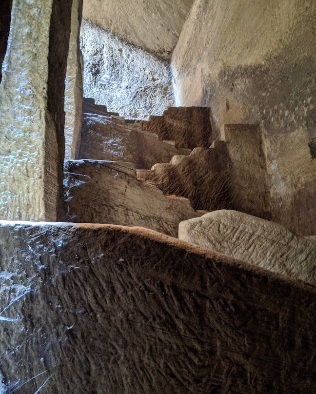 Navghan Kuvo-居那加德必去景点