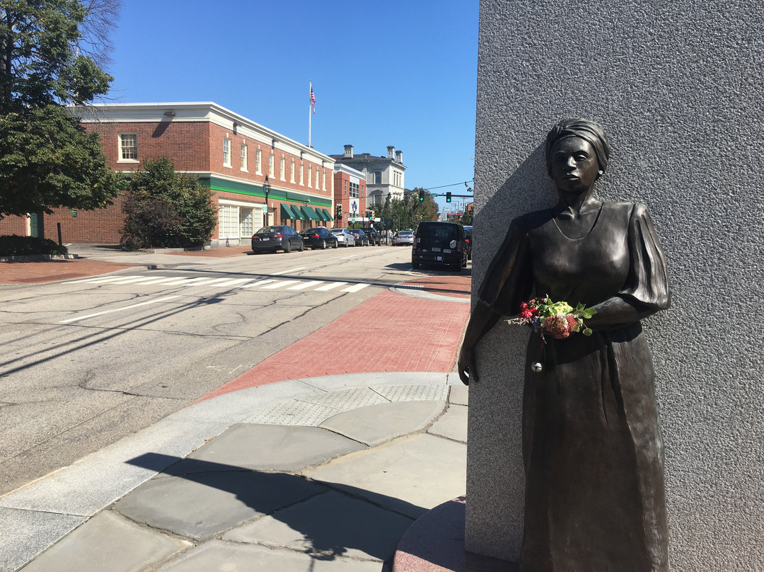 African Burying Ground Memorial-朴次茅斯必去景点