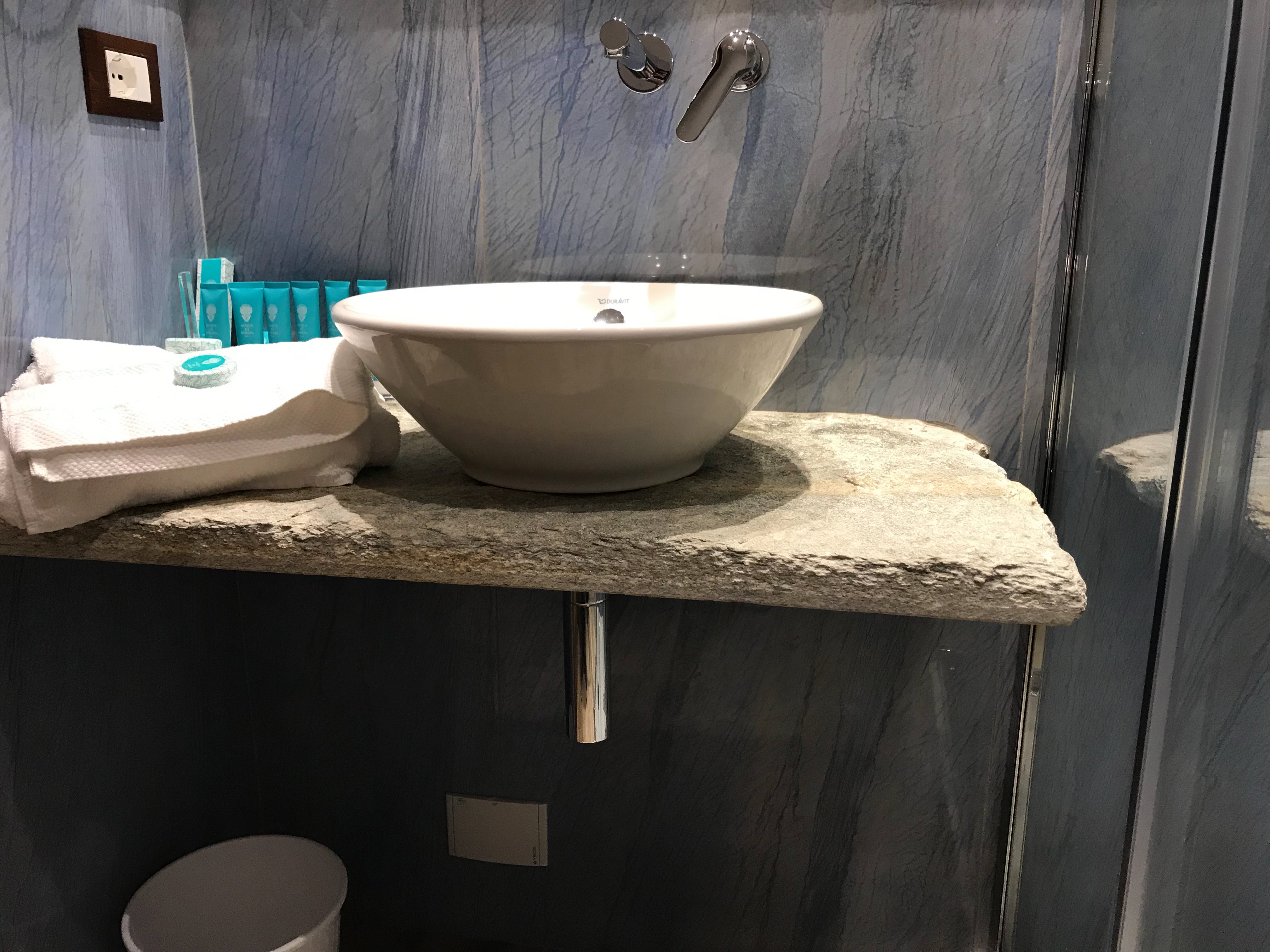 Boutique Hotel Elvezia-浴室