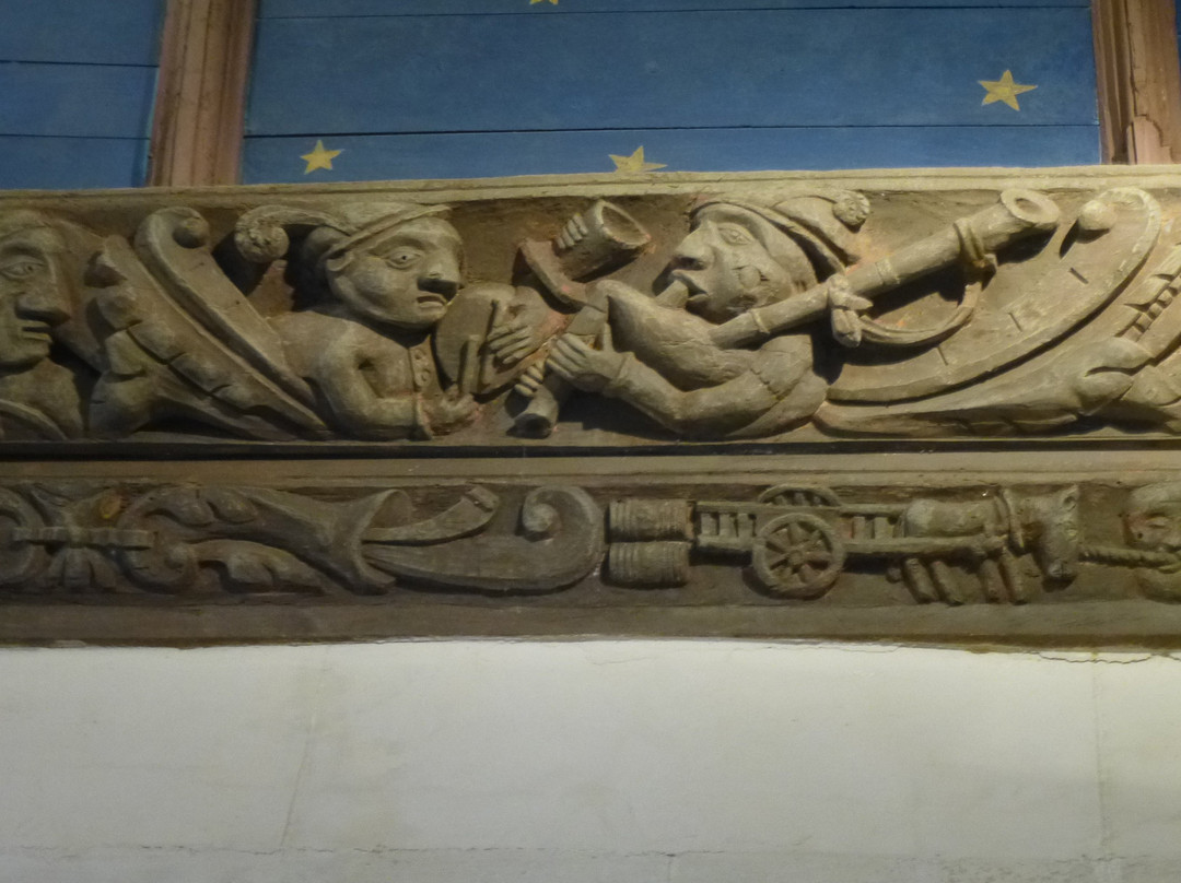 Enclos paroissial de la Roche-Maurice景点图片