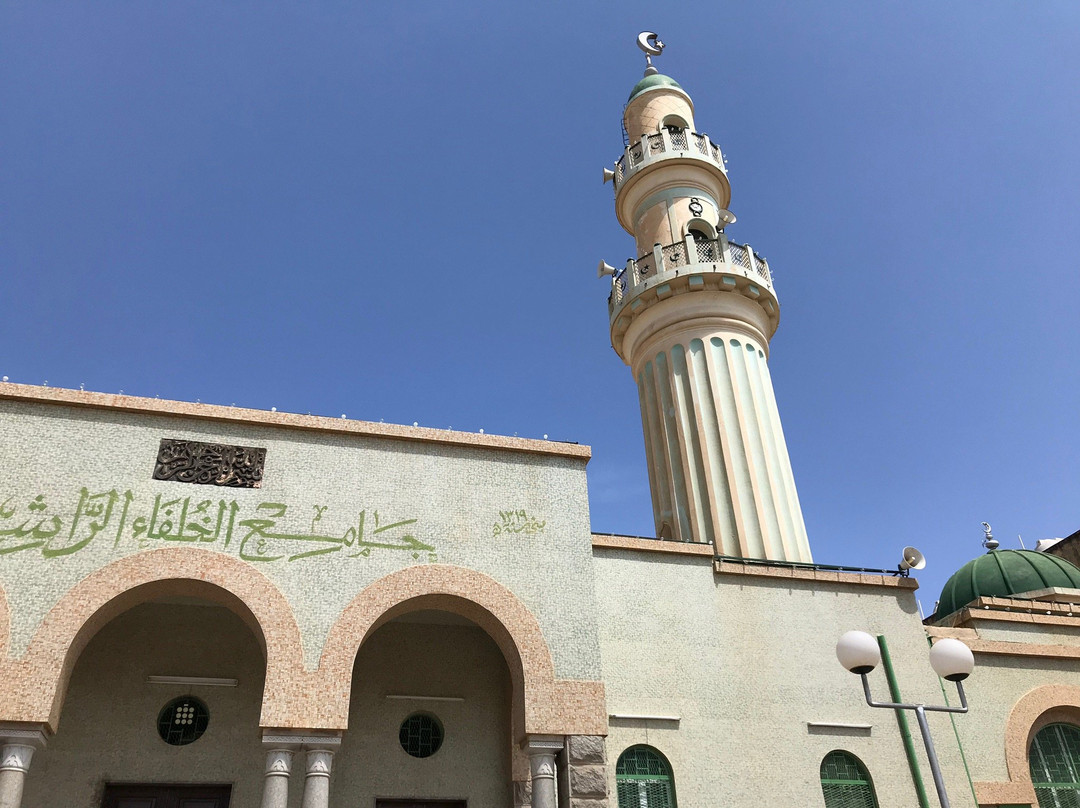 Khulafa Al Rashidun Mosque景点图片