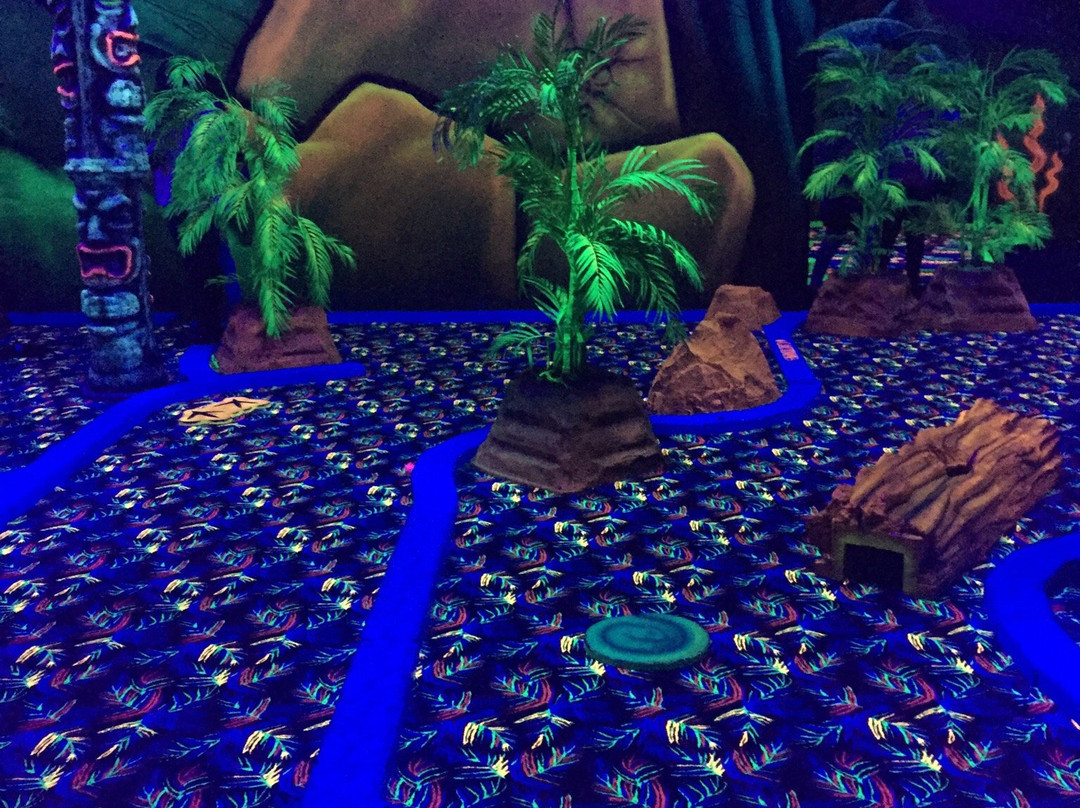 Funfuzion Glow Mini Golf景点图片