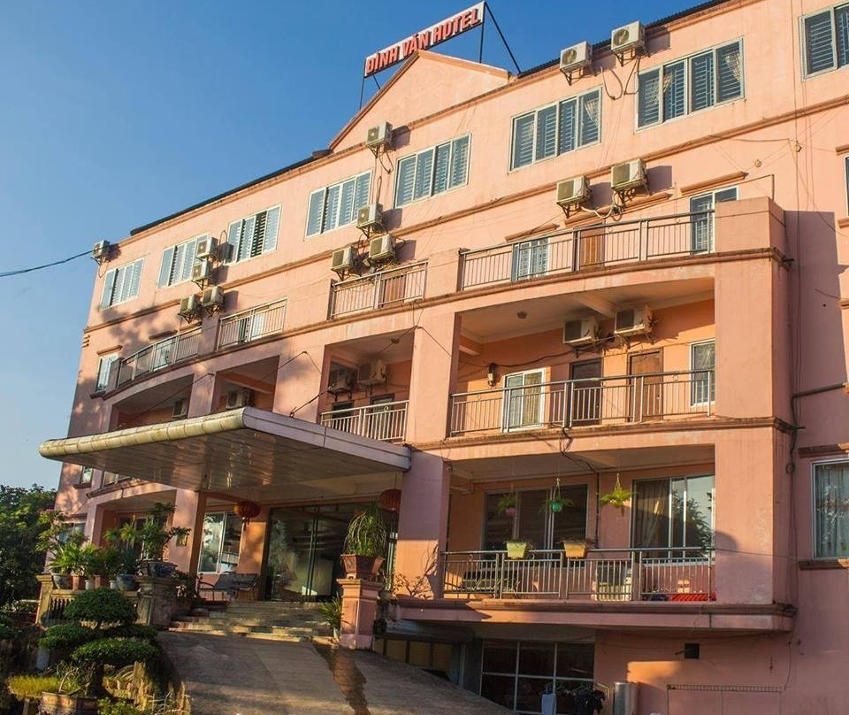 Dinh Van Hotel
