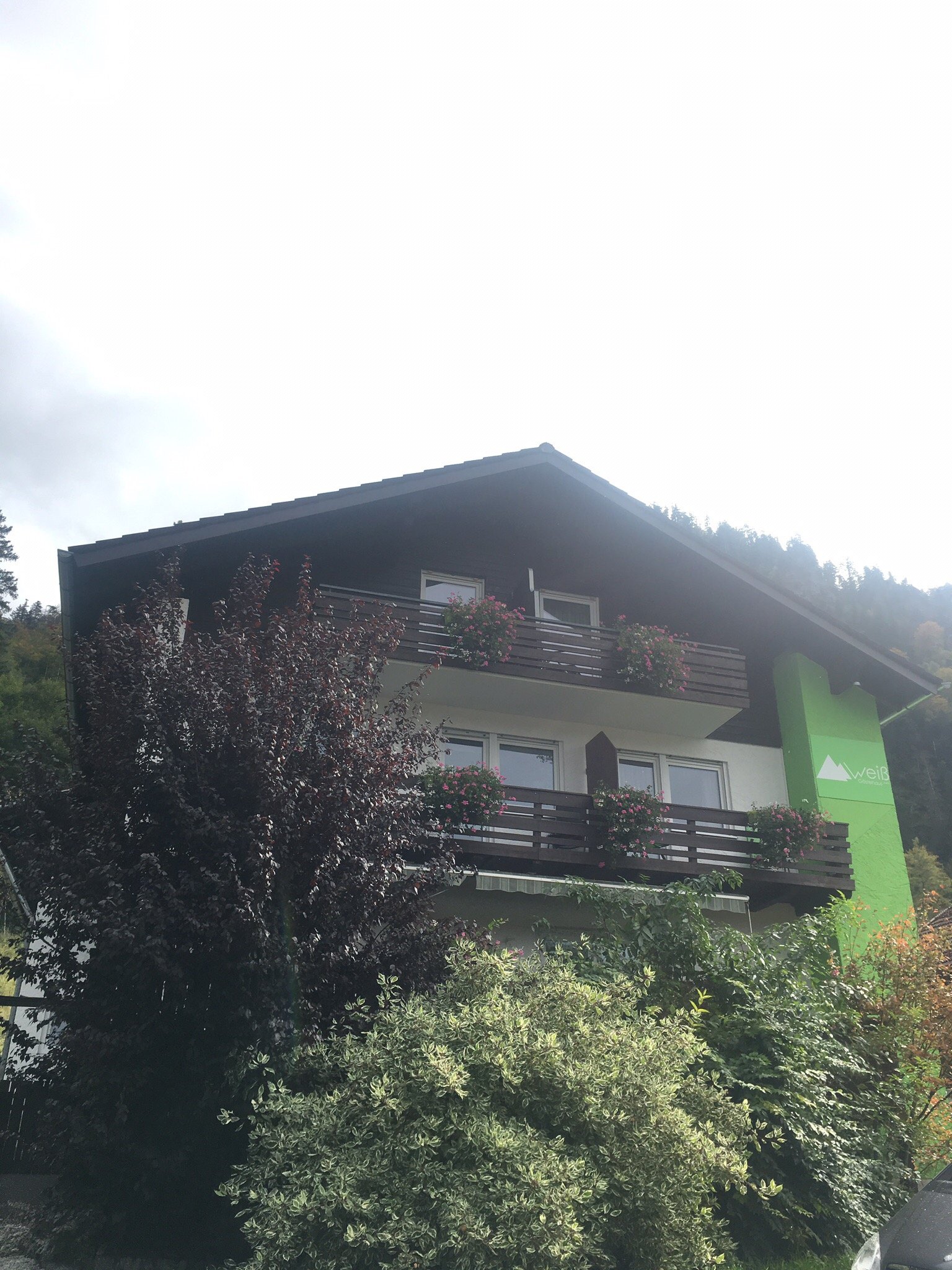 Gastehaus Weiß-官方