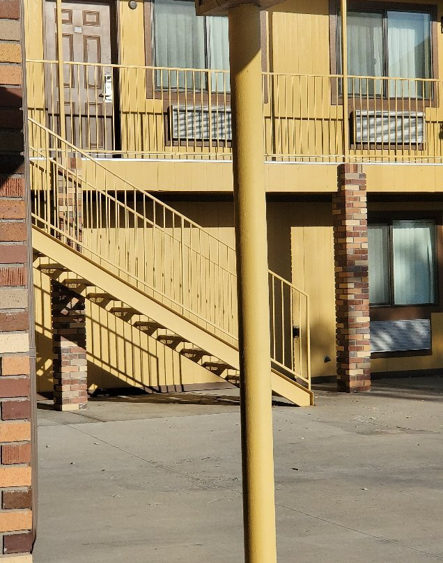 Split Mountain Motel主图