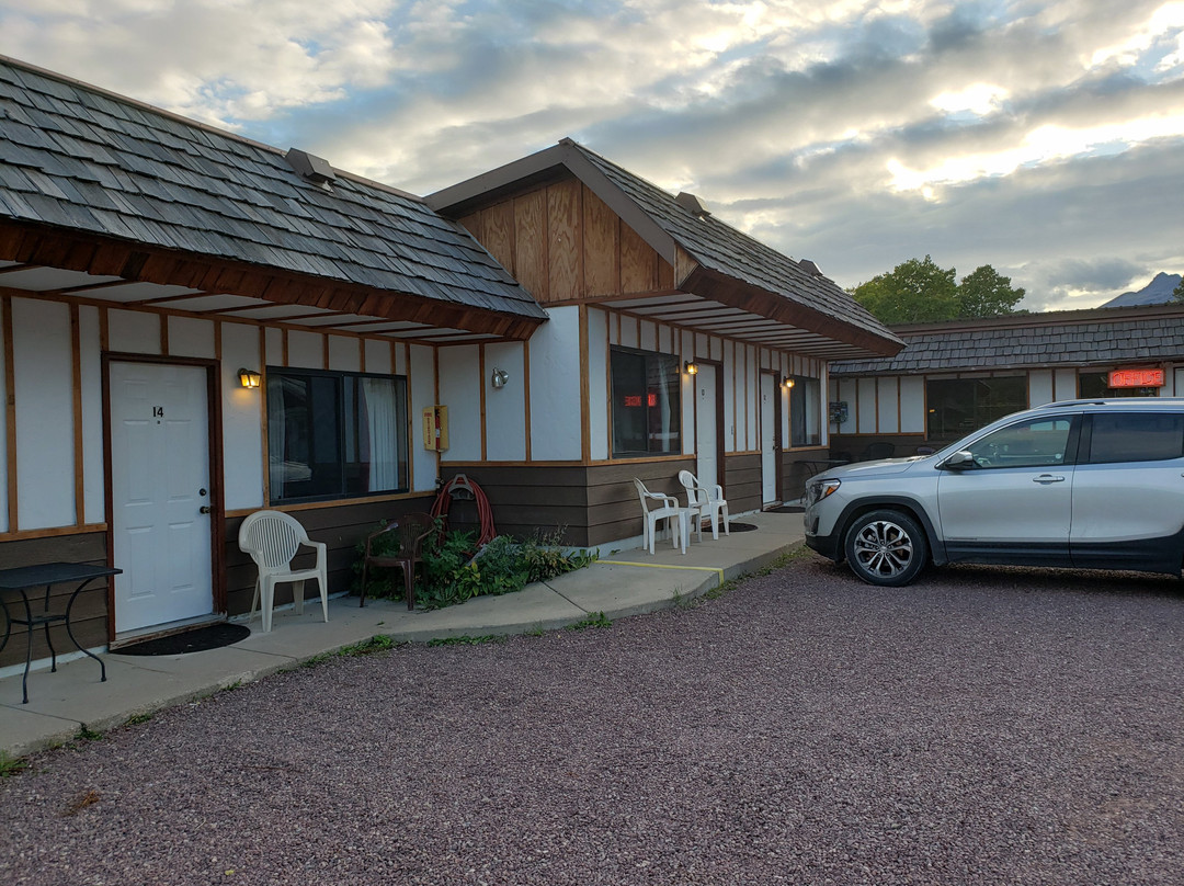 East Glacier Motel And Cabins主图
