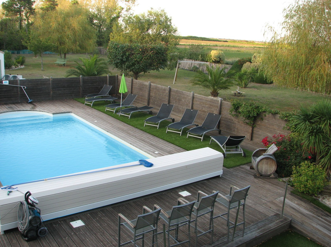 太阳伞酒店主图