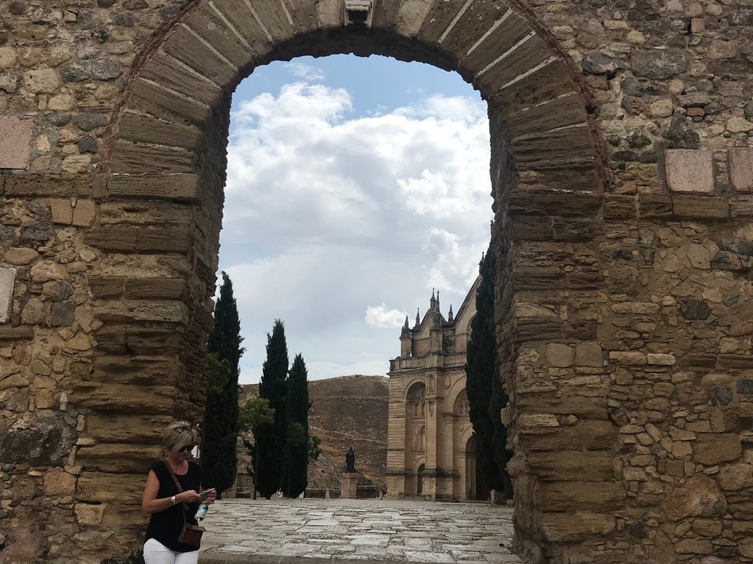 Arco de Los Gigantes景点图片