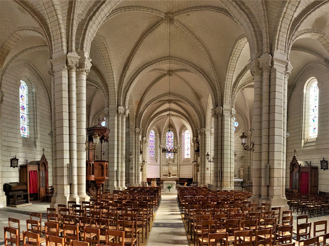 Eglise Sainte Geneviève-Luynes必去景点