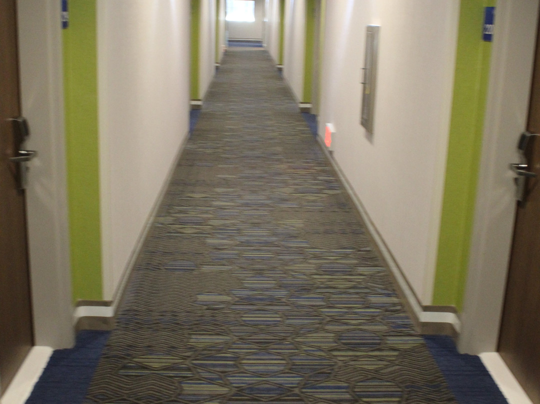 Holiday Inn Express & Suites Redding By IHG主图