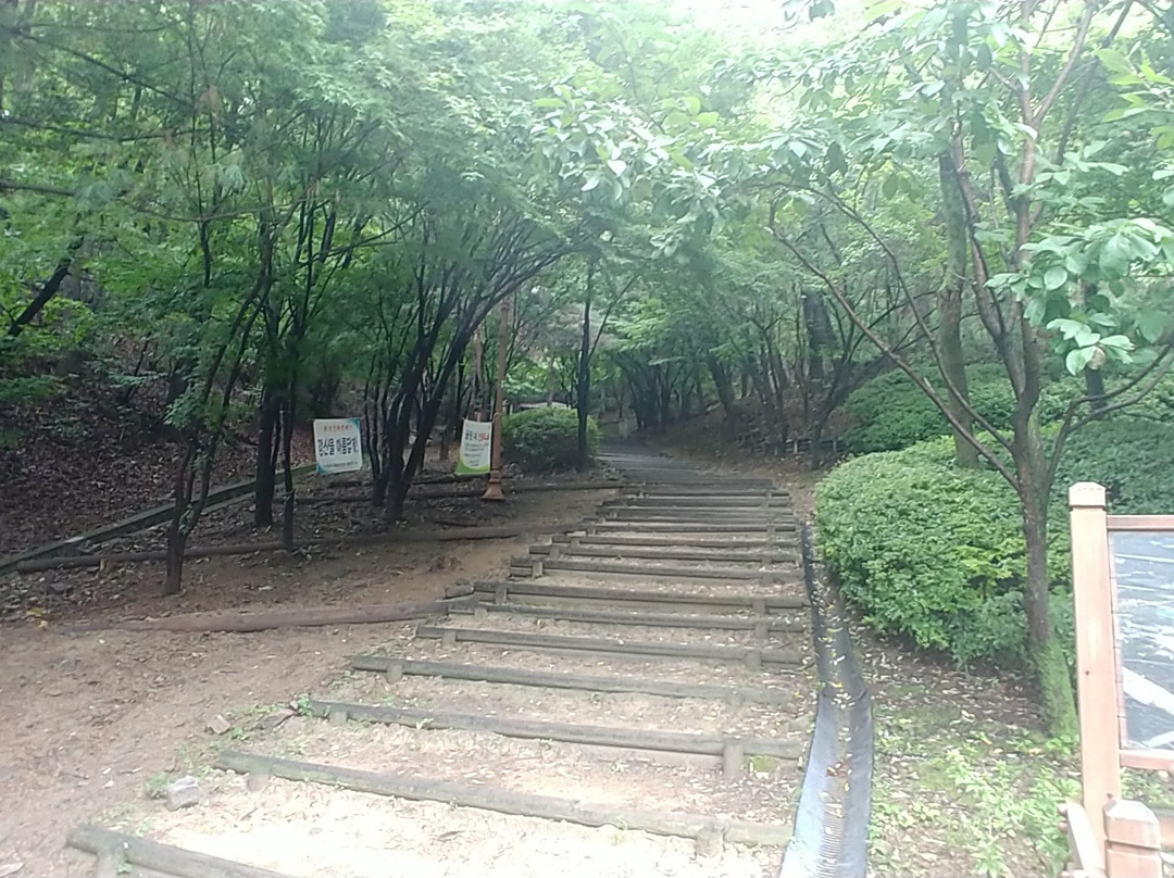 Hwangsong Park-城南市必去景点