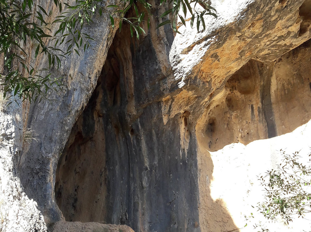 Cuevas de San Bartolome景点图片