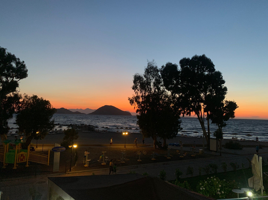 Sunset Beach Apartments主图