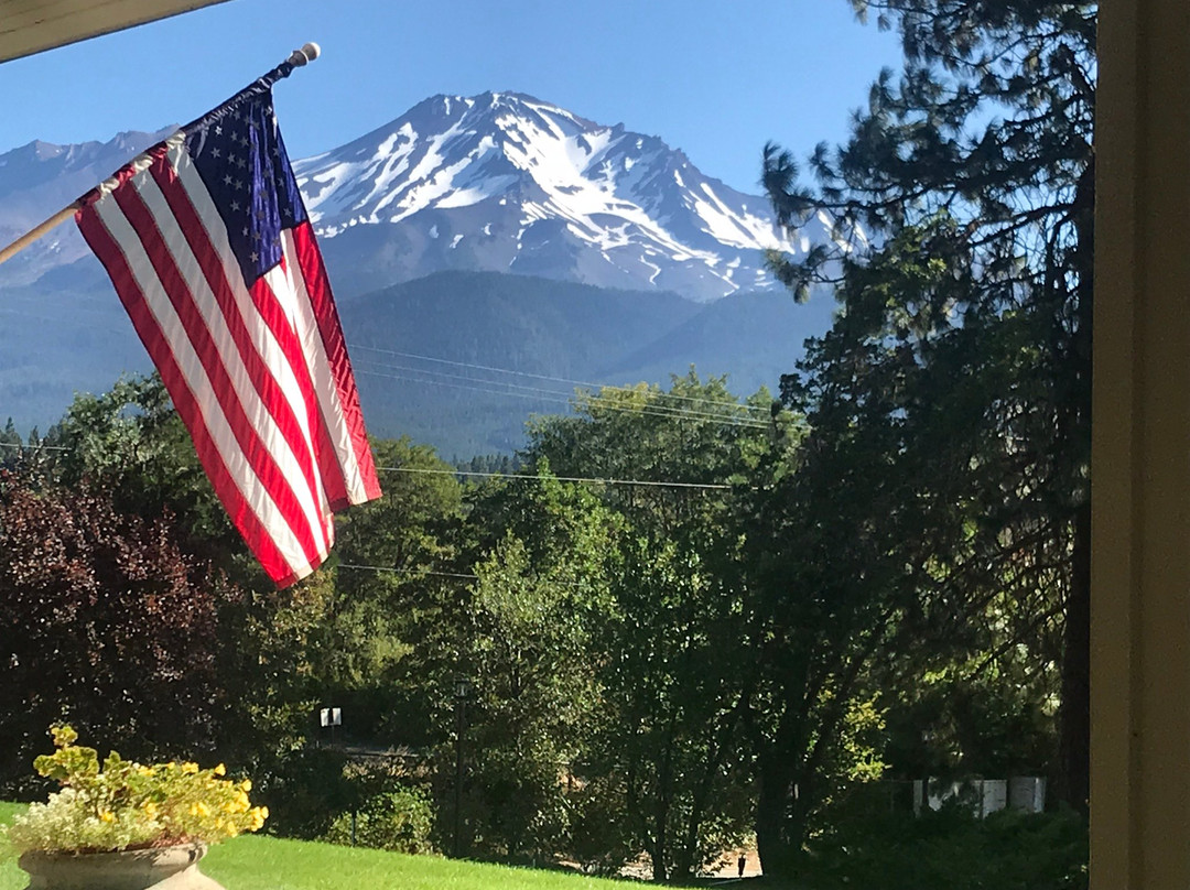 Mount Shasta Ranch Bed & Breakfast主图