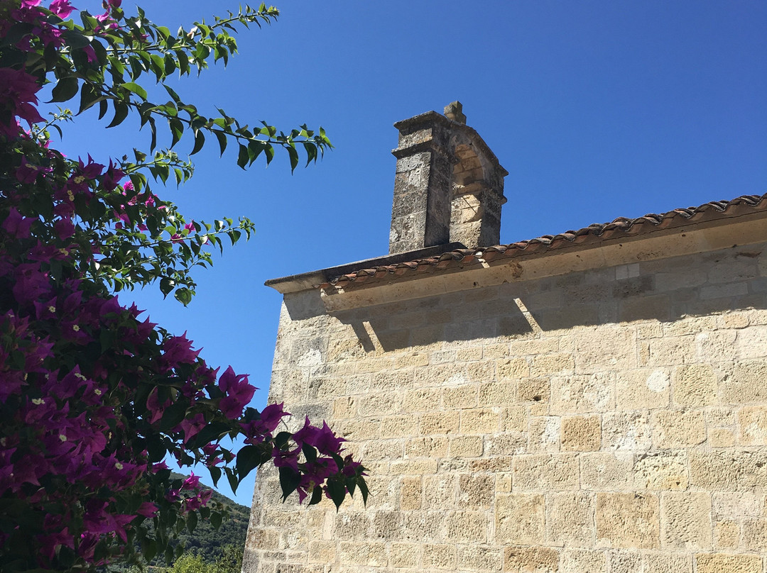 Chiesa di Santa Maria de Contra-Cargeghe必去景点