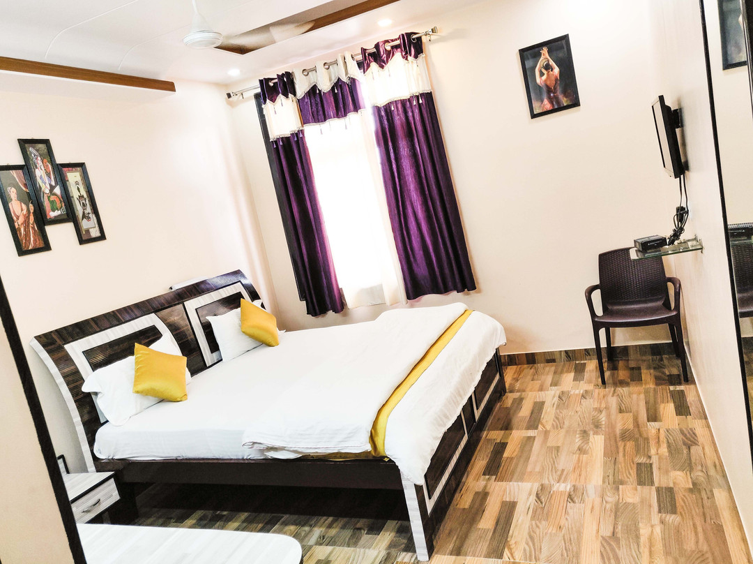 RB宫殿酒店主图