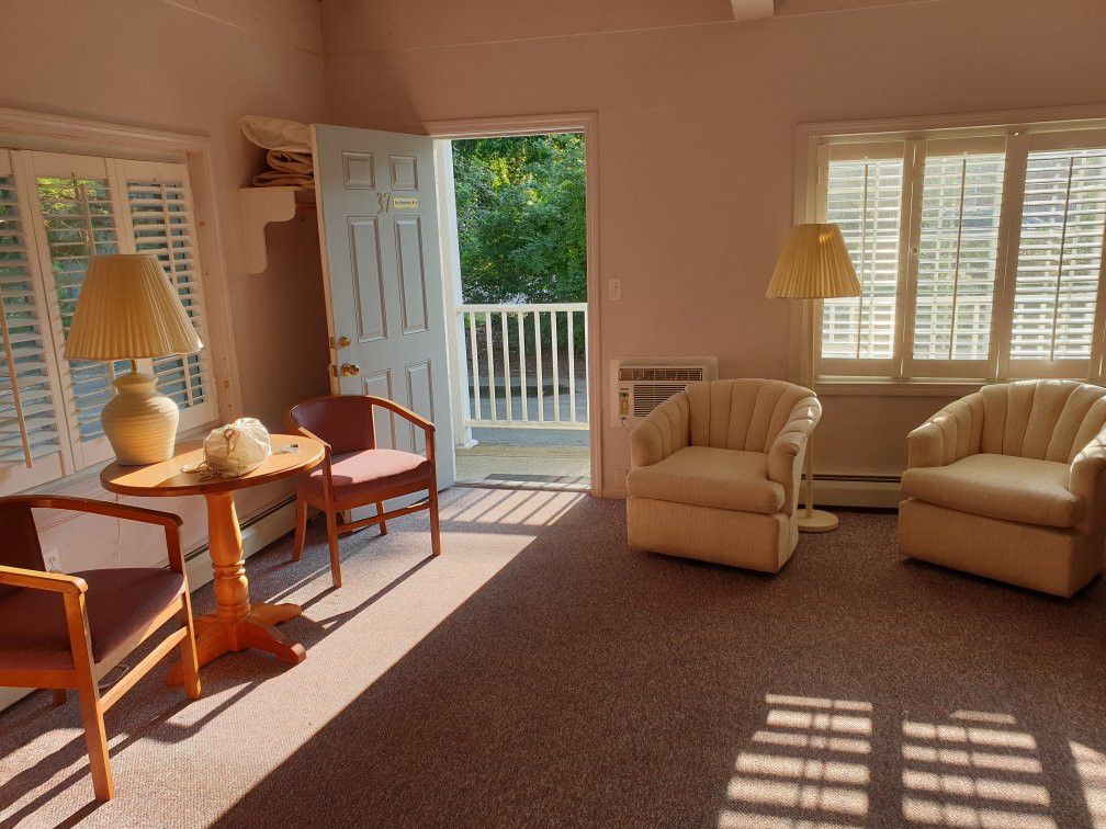 Hamilton Village Inn主图