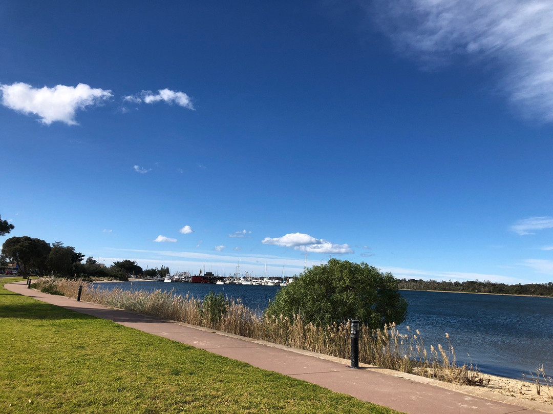 湖区度假单元入口酒店主图