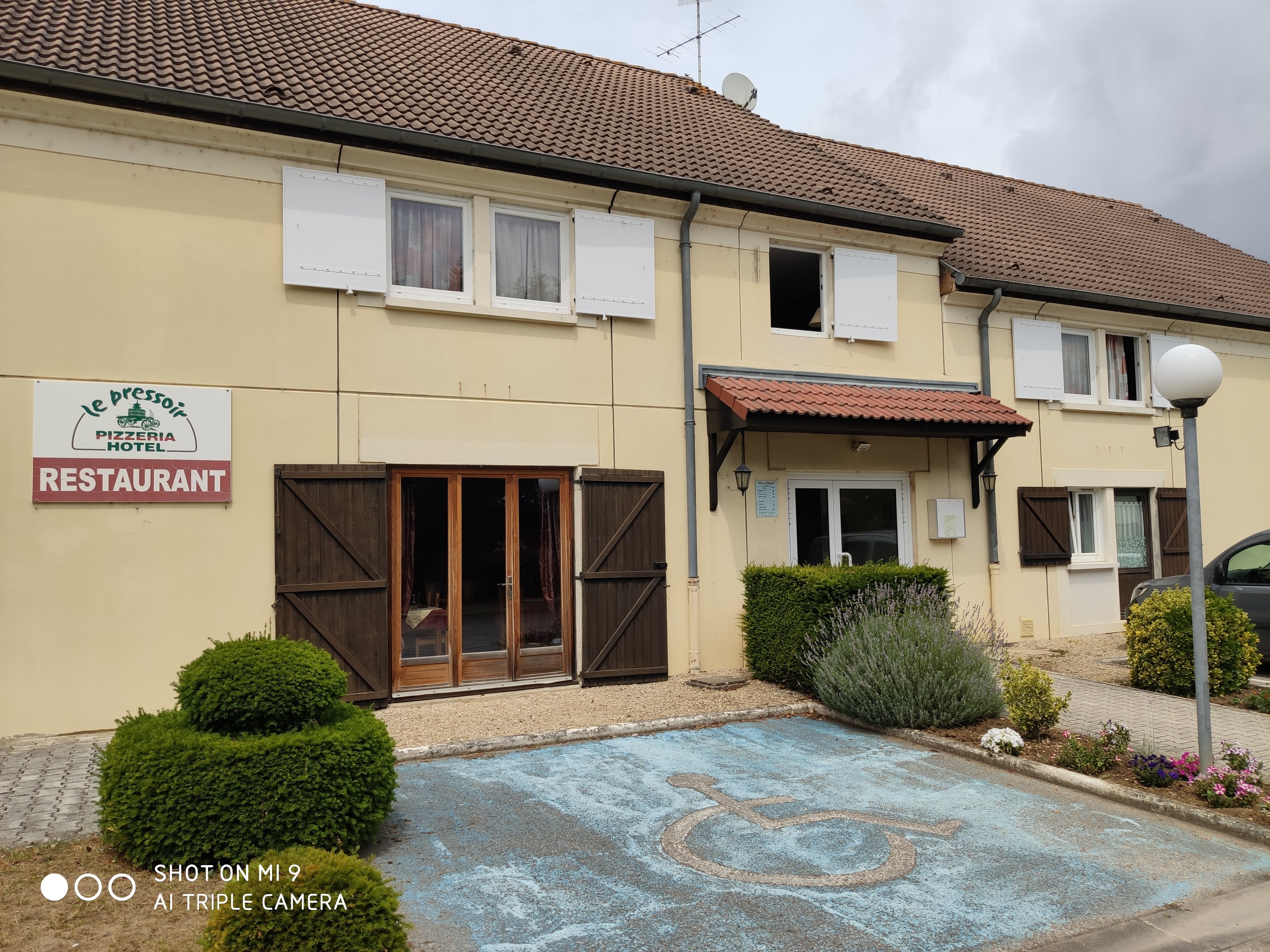 Hotel Restaurant Le Pressoir-浴室