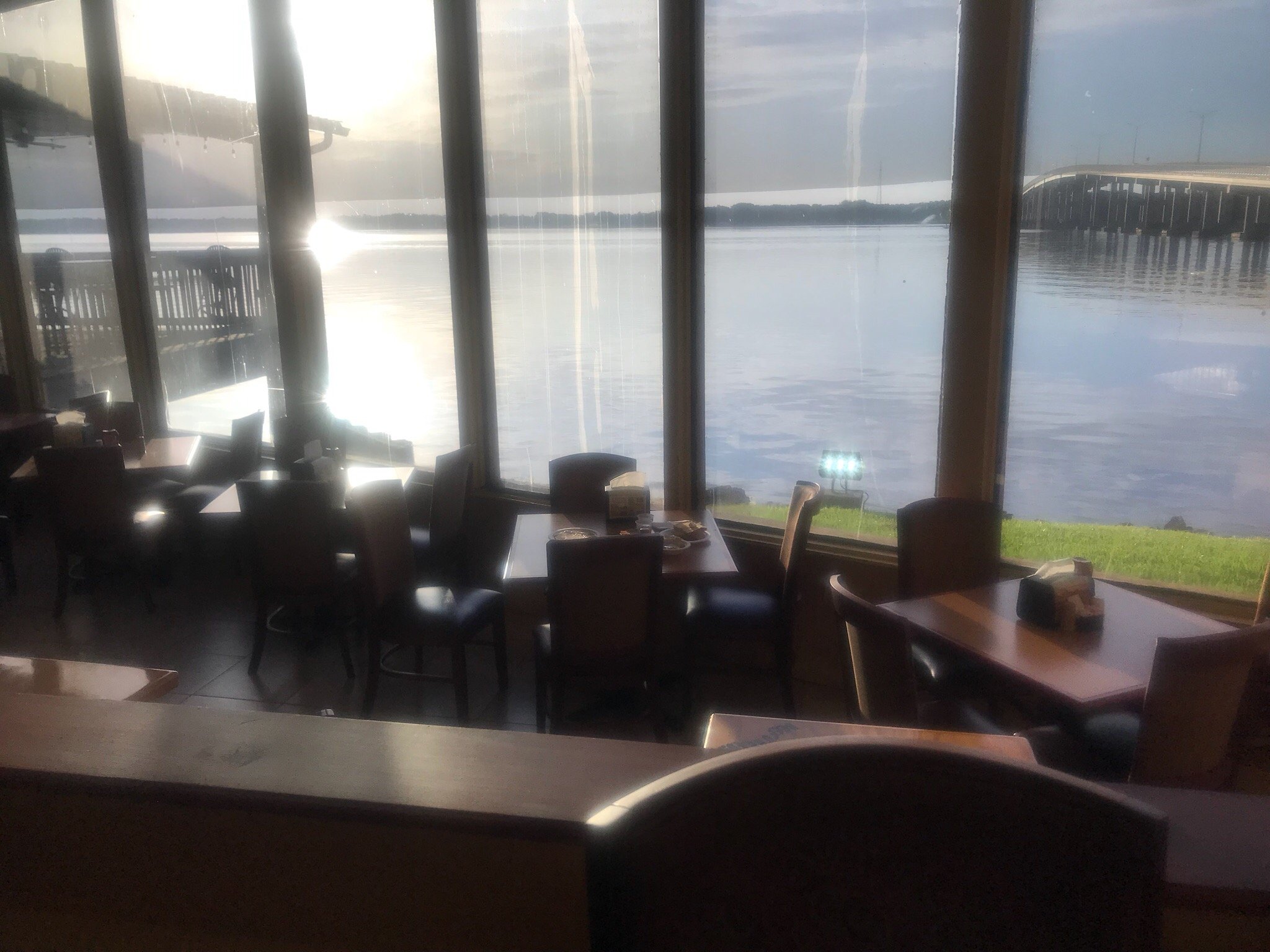 Quality Inn & Suites Riverfront-餐饮