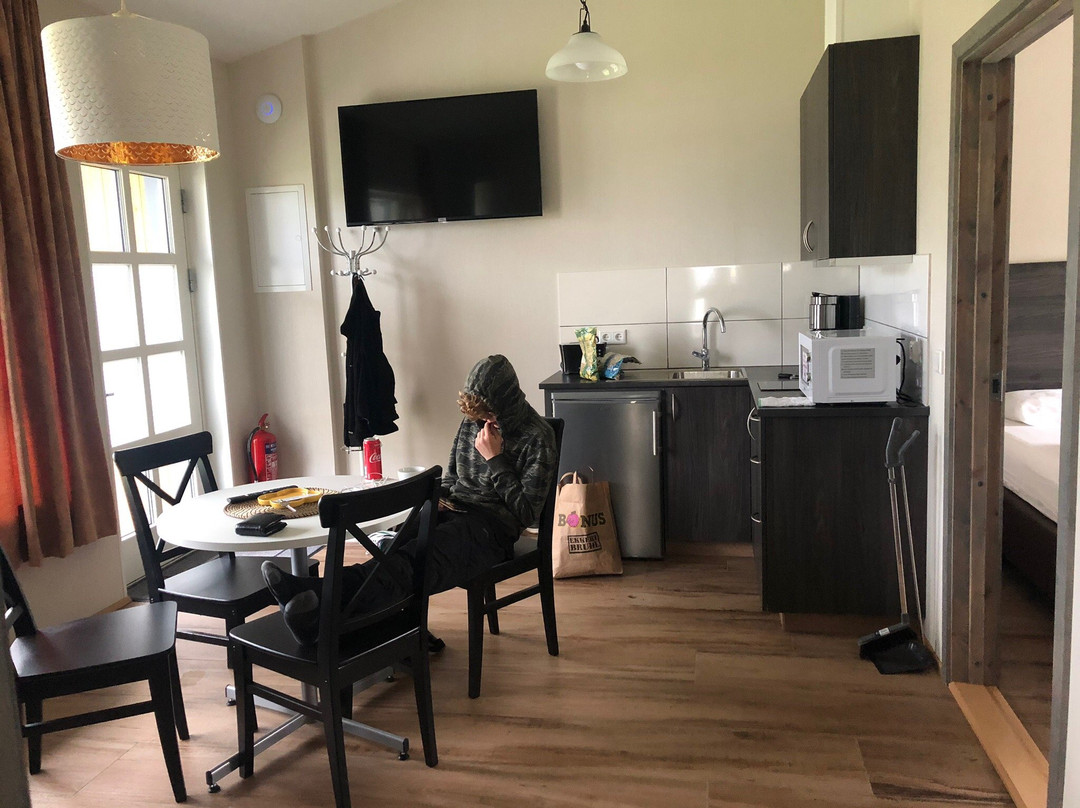 乡村安娜酒店主图