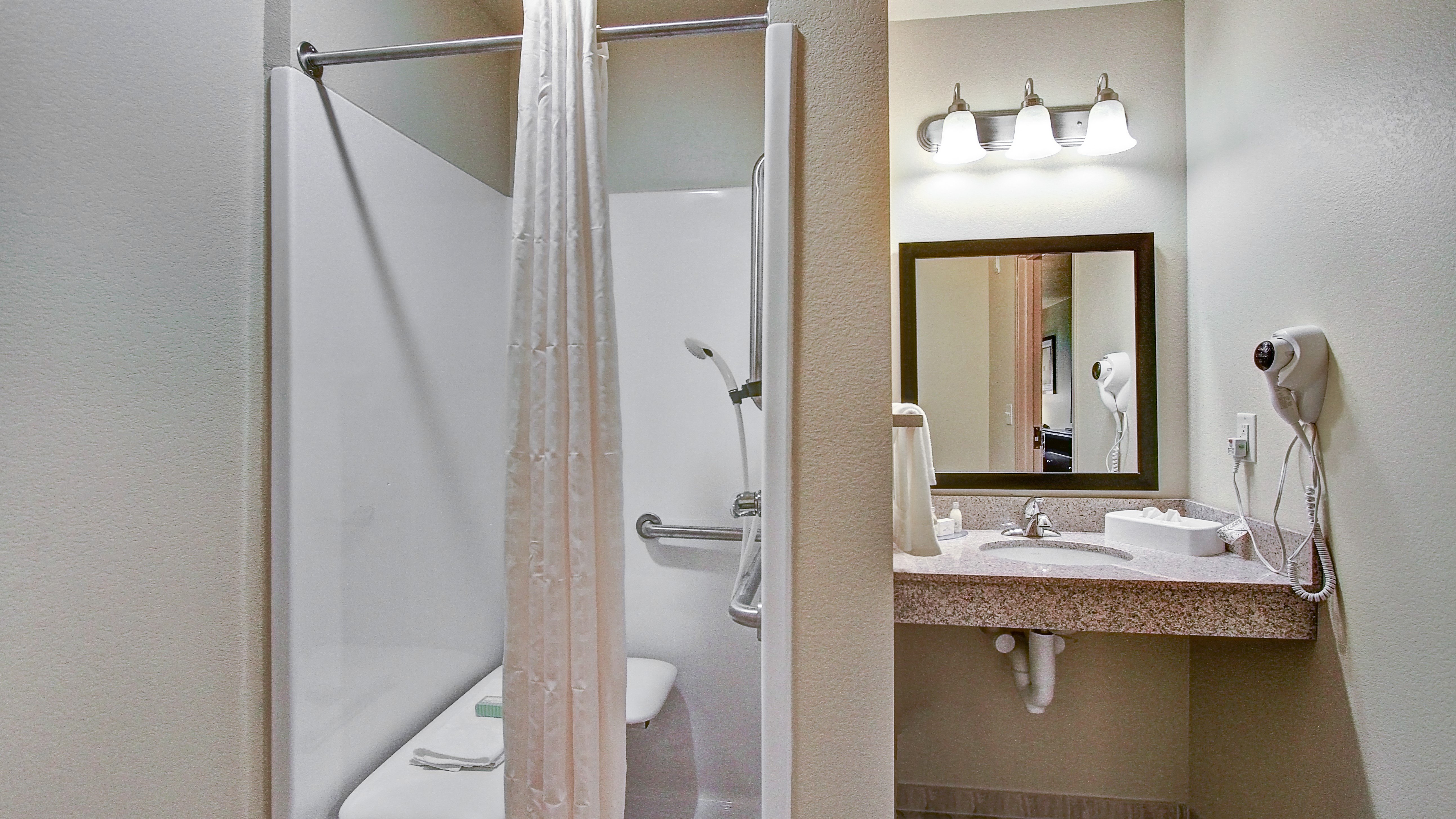 Cobblestone Hotel & Suites-官方