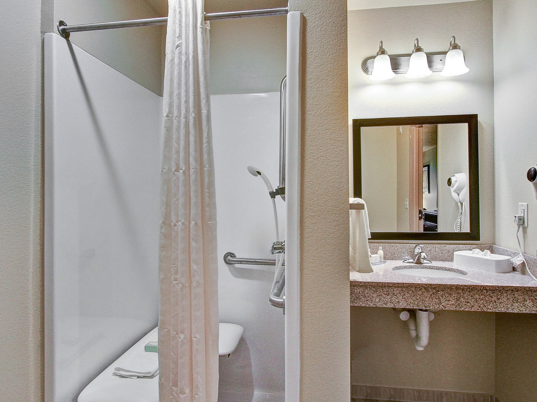 Cobblestone Hotel & Suites主图