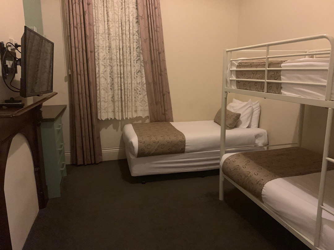 西摩利迪亚德酒店主图