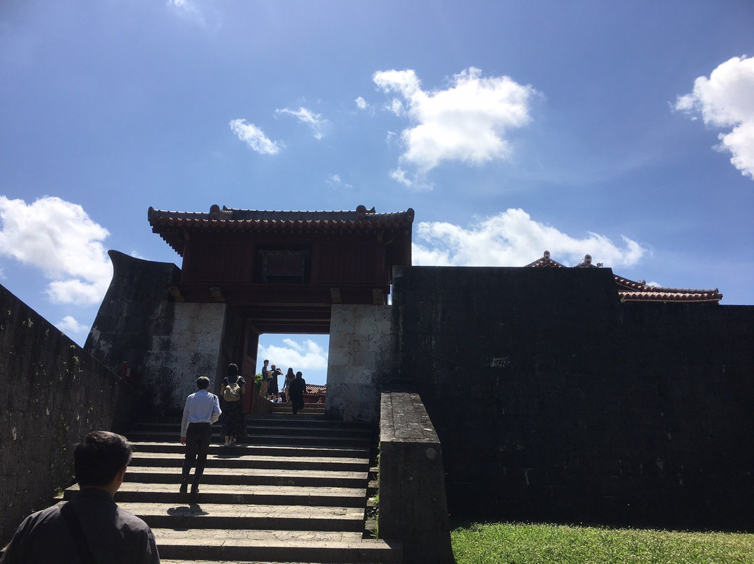 Rokokumon-那霸市必去景点