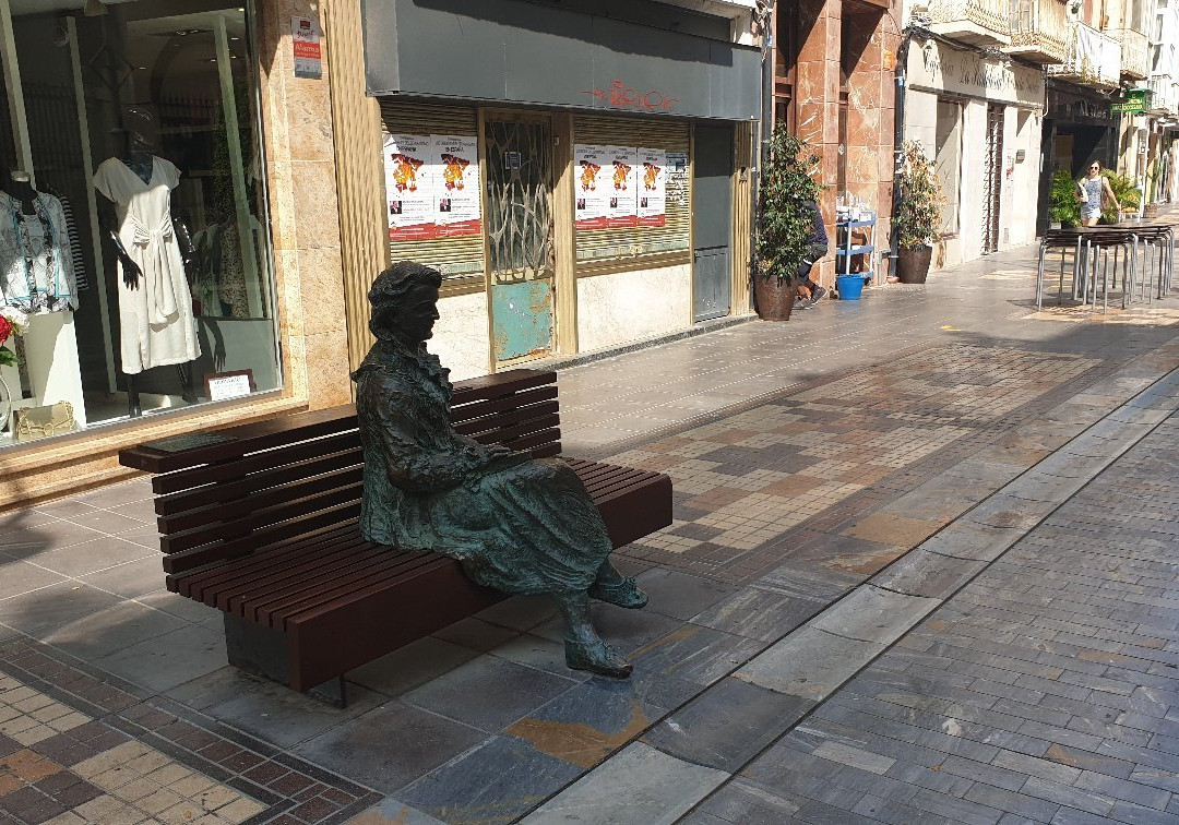 Escultura Carmen Conde-卡塔赫纳必去景点