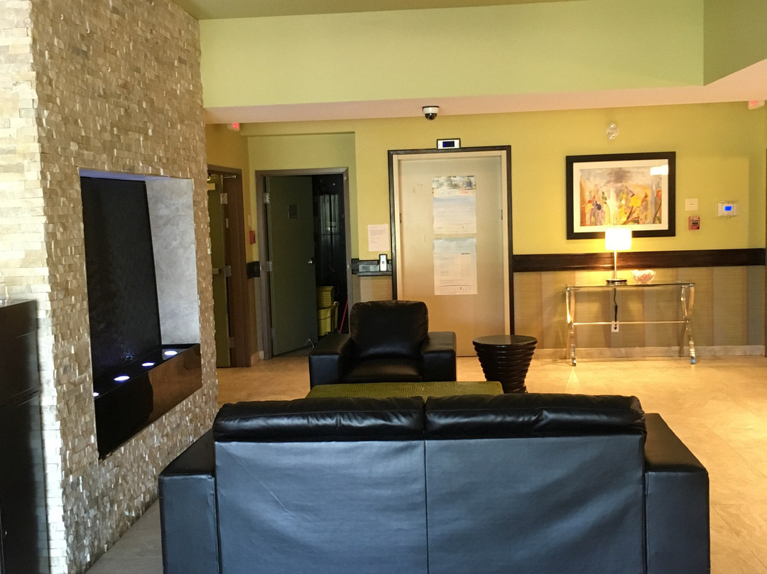 Ramada by Wyndham Carlyle主图