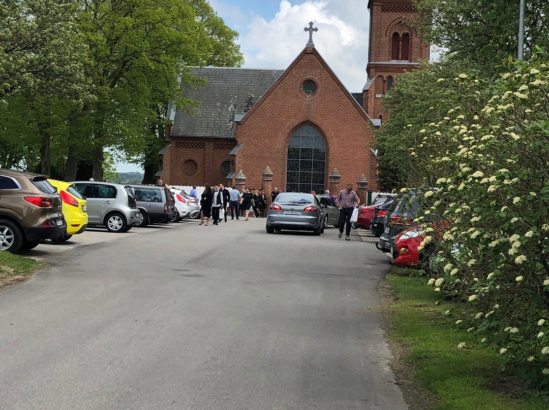 Vinderød Kirke景点图片
